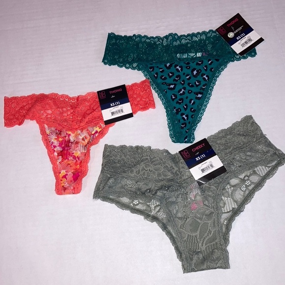 NWT lot of thongs size XS/1 satin and lace - Picture 1 of 2